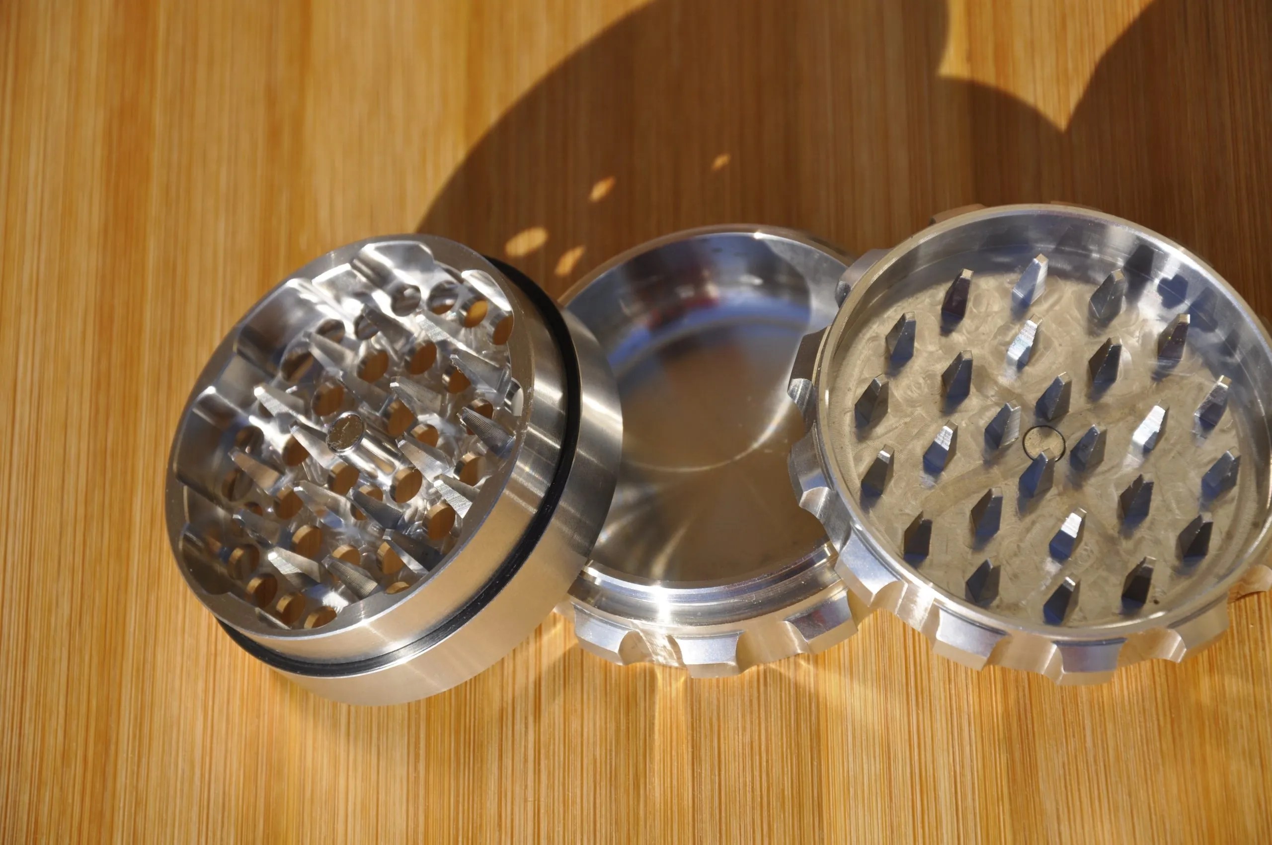 Hemp Grinders vs Marijuana Grinders 4 Best Ways to Tell the Difference