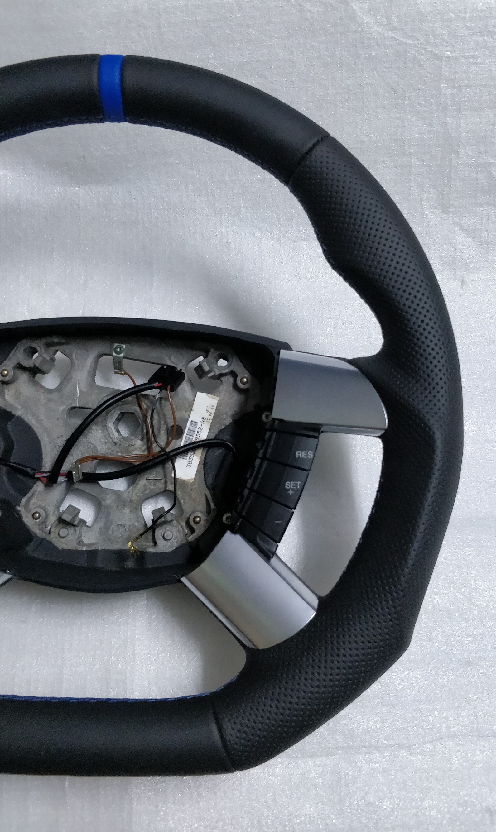 FORD TRANSIT MK7 STEERING WHEEL FLAT BOTTOM CUSTOM BLUE STITCH 2006