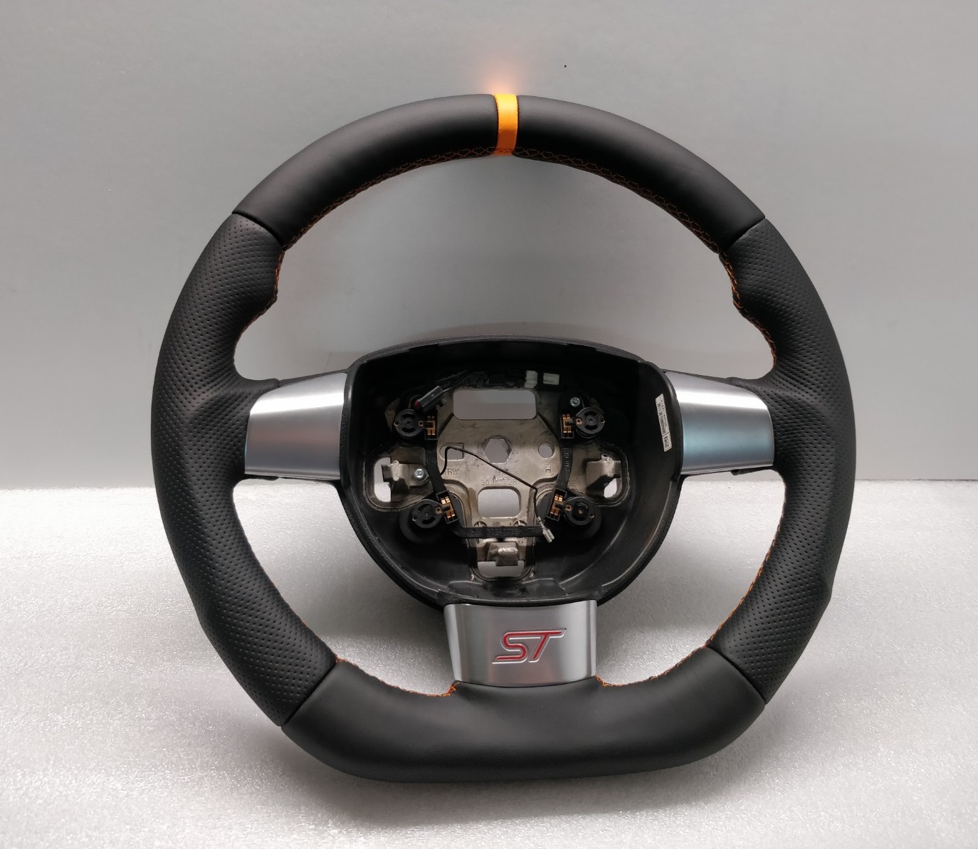 FORD FOCUS ST STEERING WHEEL FLAT NAPPA LEATHER + ORANGE BAND 2005-2010
