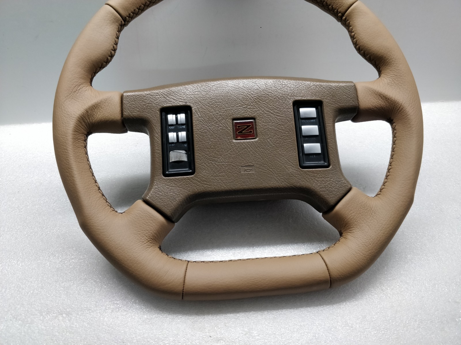 NISSAN 300ZX Z31 STEERING WHEEL FLAT BOTTOM CUSTOM BEIGE BROWN JDM