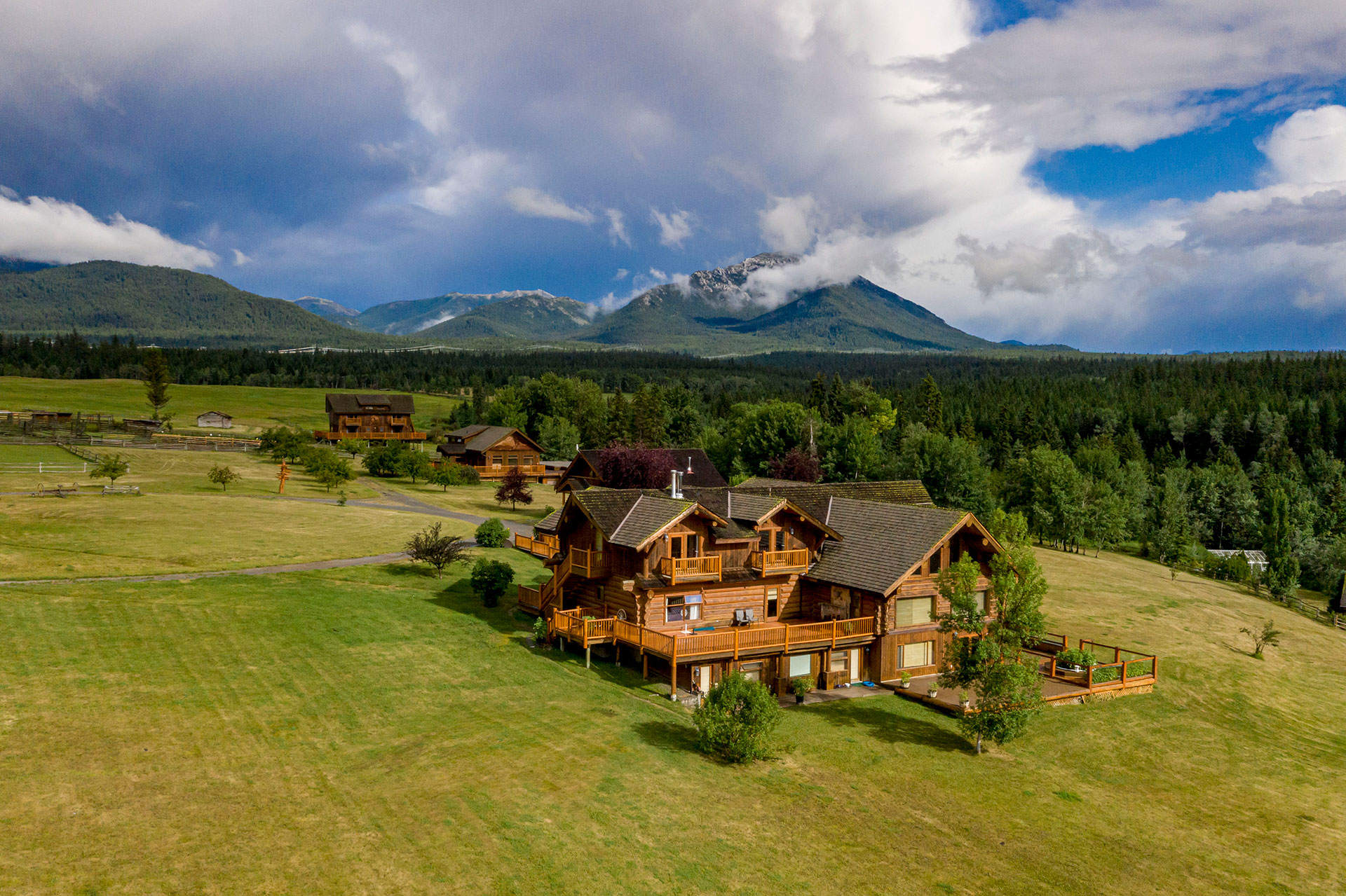 Echo Valley Ranch & Spa Getaways Wellness Retreats BC