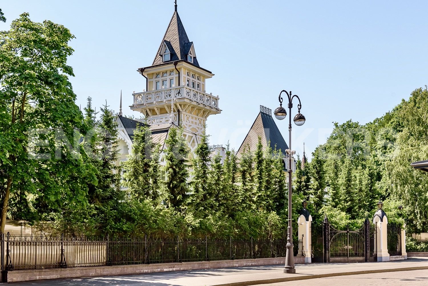 Купить квартиру по адресу Санаторная аллея, 3А. Клубный