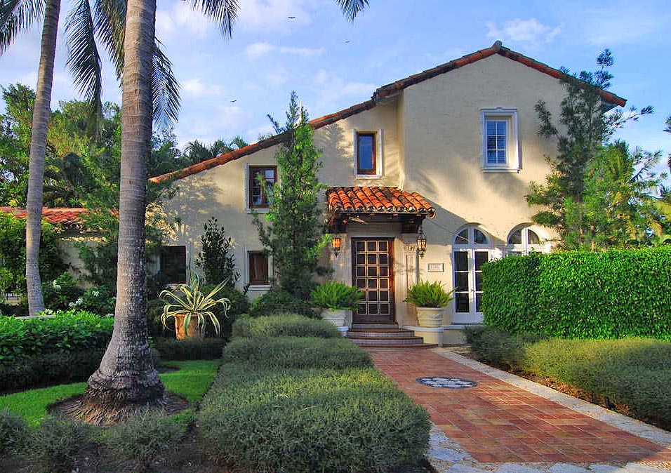 Mediterranean Style Homes EVstudio