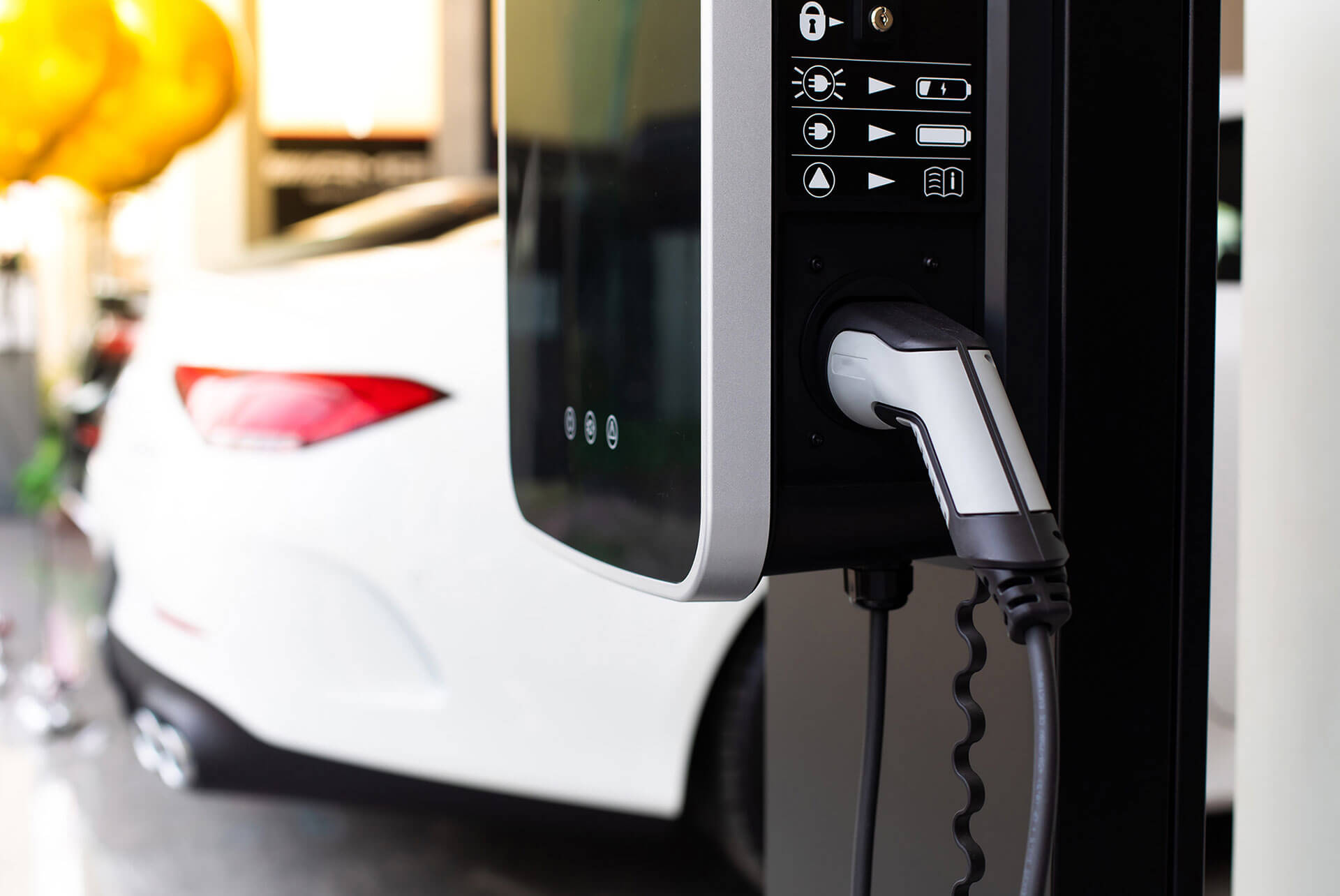 Find Out The Best Electric Cars Of 2022 And How Long It Takes To Charge Them!! INTRACO EV