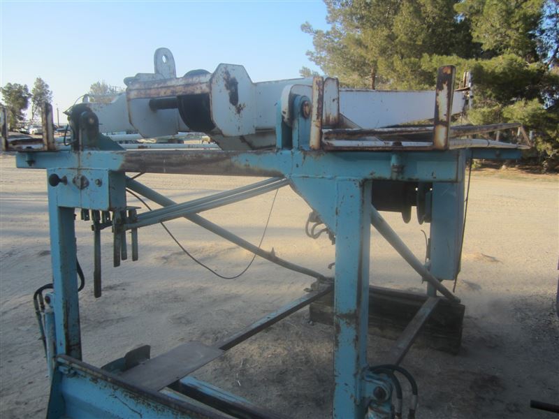 Smeal 5T Pump Hoist Rig Best Used/Rebuilt Machinery at East West Drilling