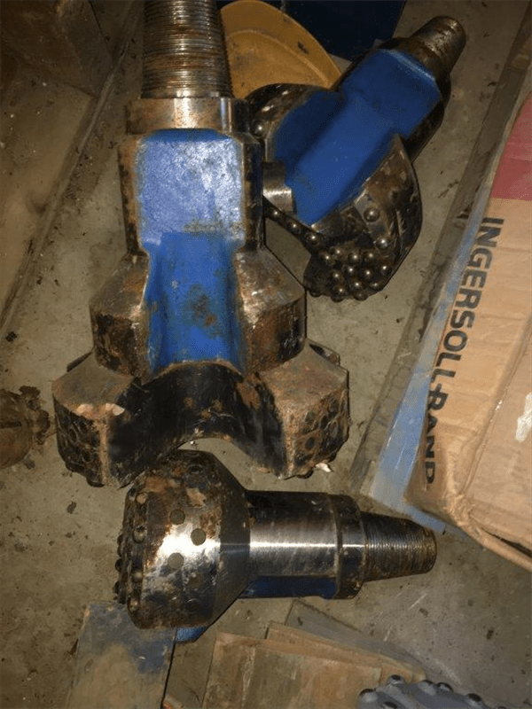 8", 10" & 12" Carbide Bit, 21/4" x 31/4" Thread Cable Tool Drilling