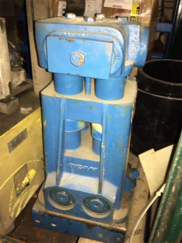 FMC (BEAN) E0413C 4 CYLINDER PUMP WITH SPLINED SHAFT Best Used