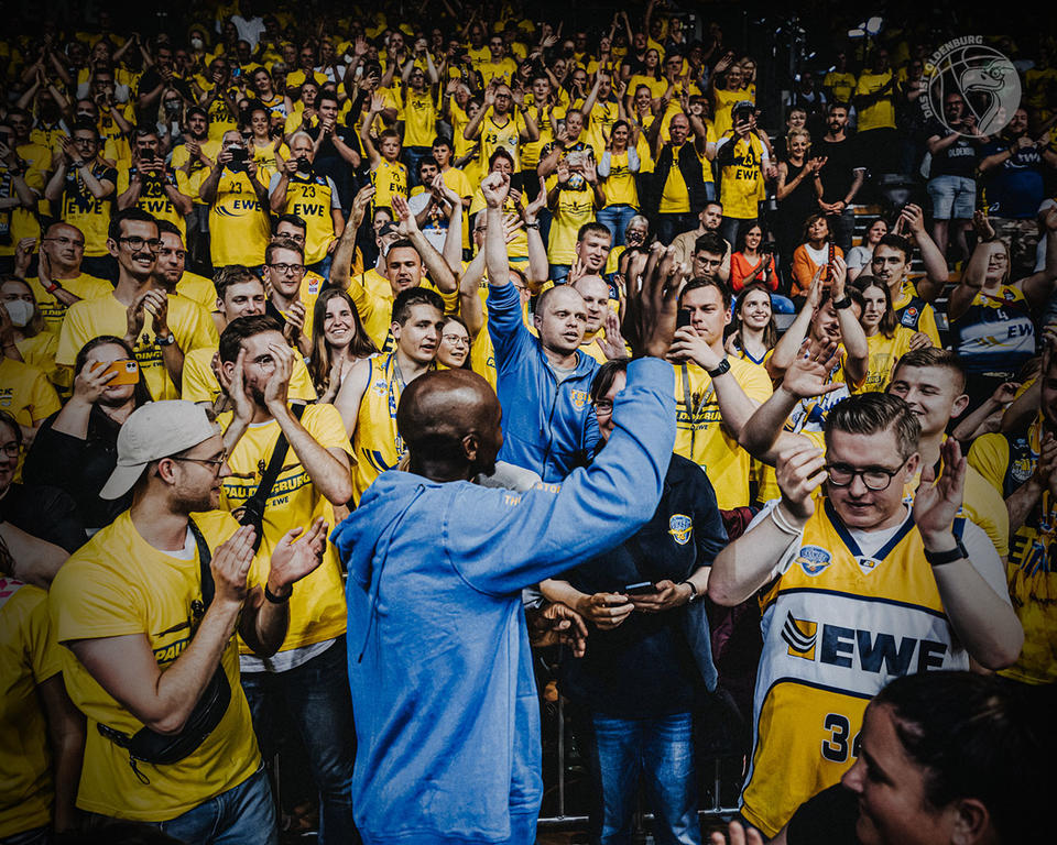 EWE Baskets Oldenburg News Das Abschiedsspiel in 100 Bildern!