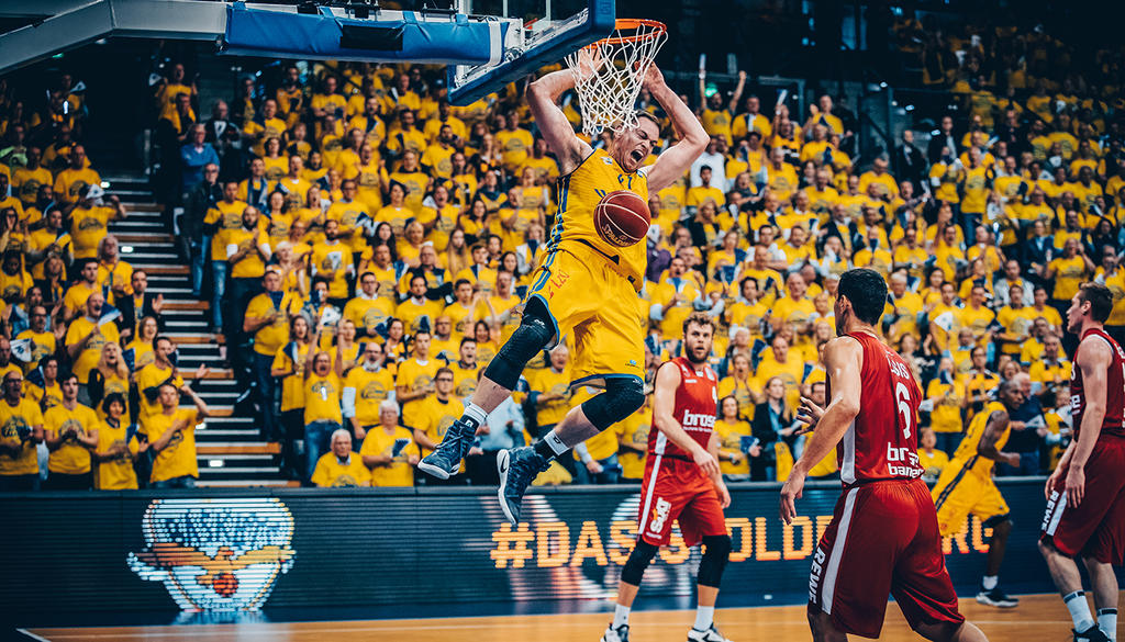EWE Baskets Oldenburg Fans Bildergalerie Alle in Gelb!