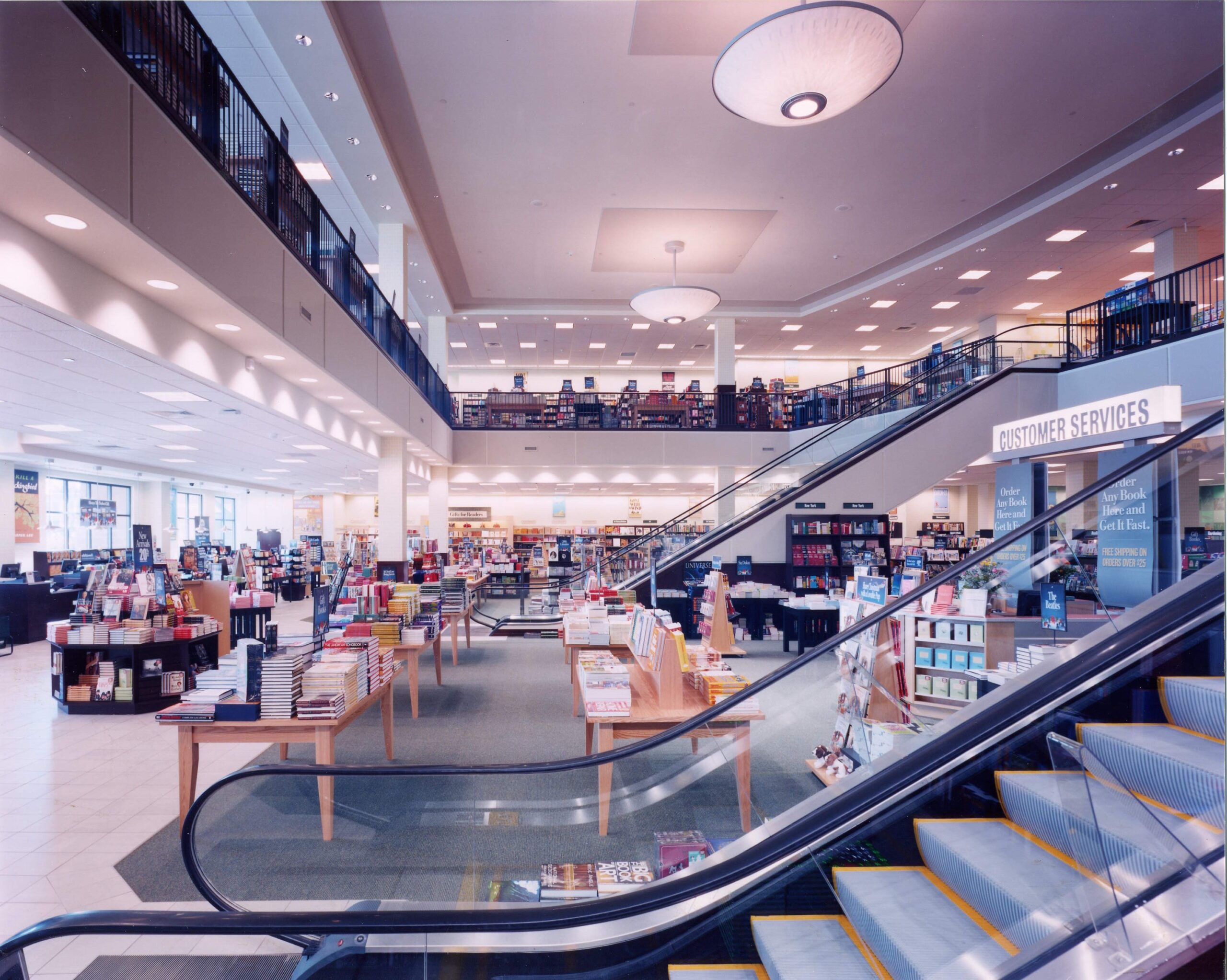 Barnes & Noble (Carle Place, NY) EW Howell