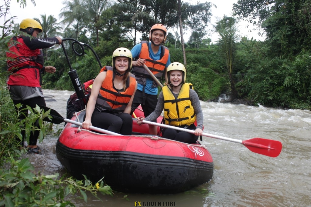 Rafting Cipunagara Subang, Arum Jeram Sungai Alam Bebas 8 Km. - Outbound Training Amazing Of Journey -Lembang Bandung