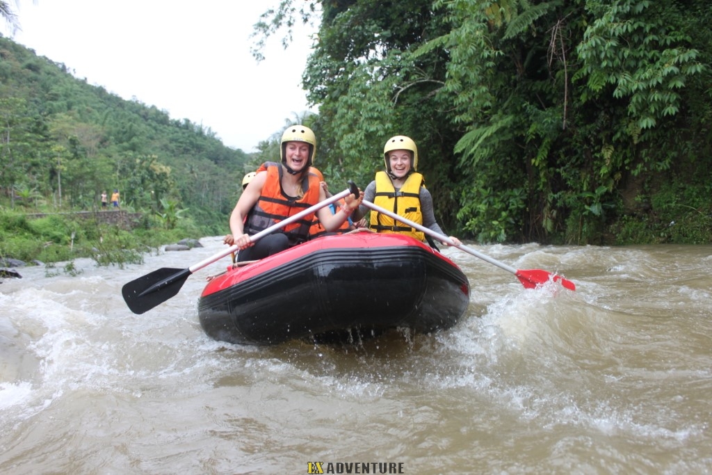 Rafting Cipunagara Subang, Arum Jeram Sungai Alam Bebas 8 Km. - Outbound Training Amazing Of Journey -Lembang Bandung