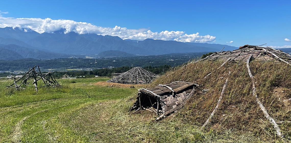 Approaches to Experimental Pit House Reconstructions in the Japanese