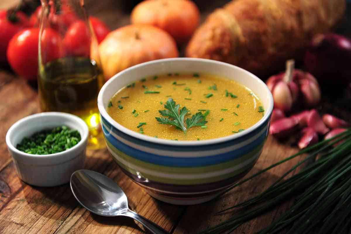 11 Soup Etiquette Do's and Don'ts Excellentetiquette