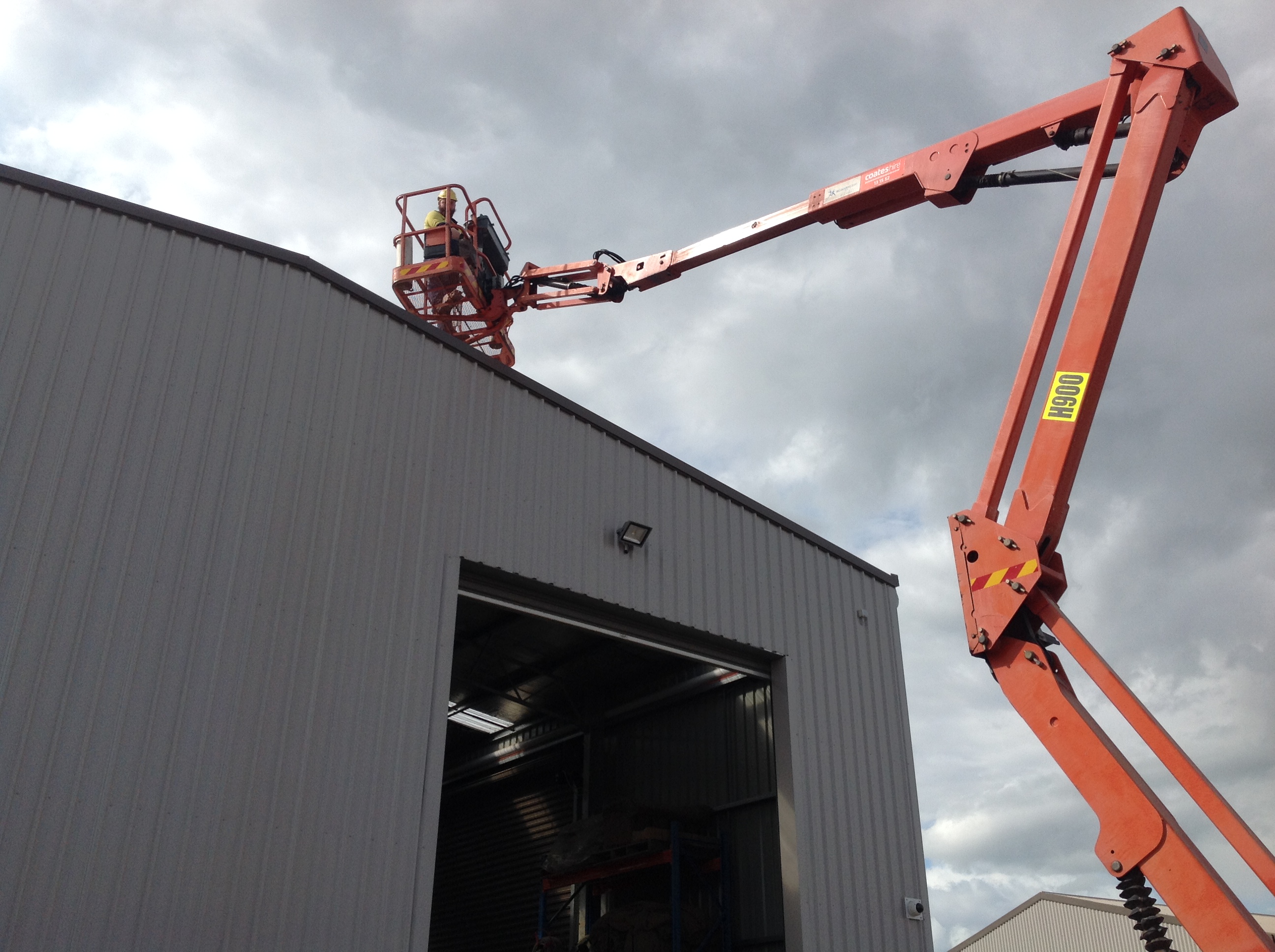 TLILIC2005A Licence to operate a boomtype elevating work platform (boom length 11 meters or