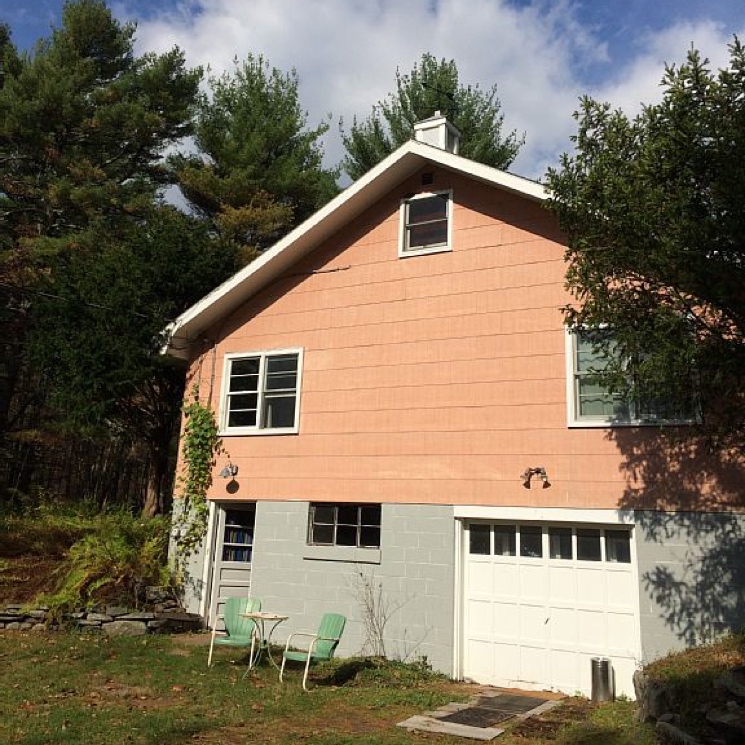 Bob Dylan and the Band's "Big Pink" House Available as Vacation Rental