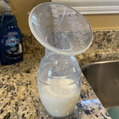How to Use a Haakaa (Silicone Pump)
