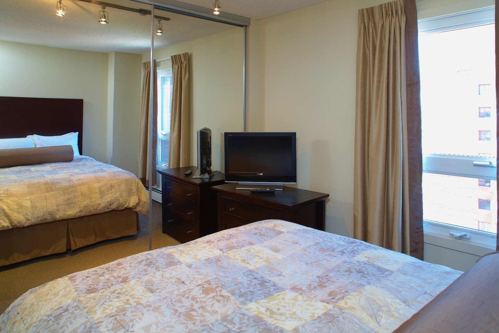 Eau Claire Tower Property Details Short Term Furnished Rentals In