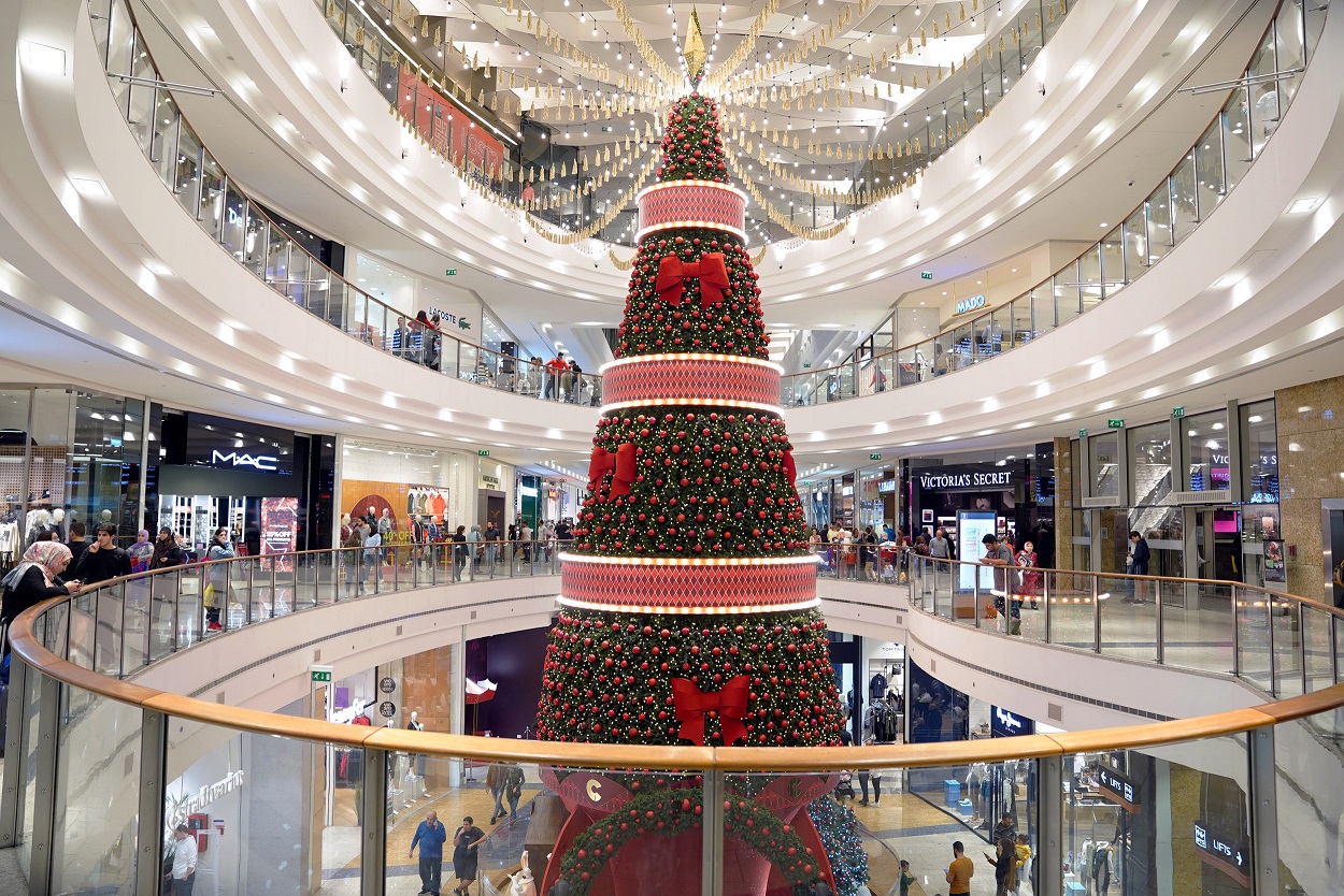 City Center Beirut lights up the Christmas tree with colors of joy