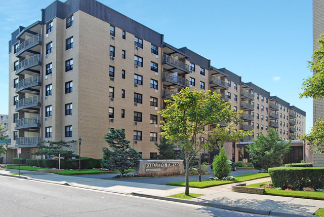 EXECUTIVE TOWERS AT LIDO Vacation living in Lido Beach, Long Island