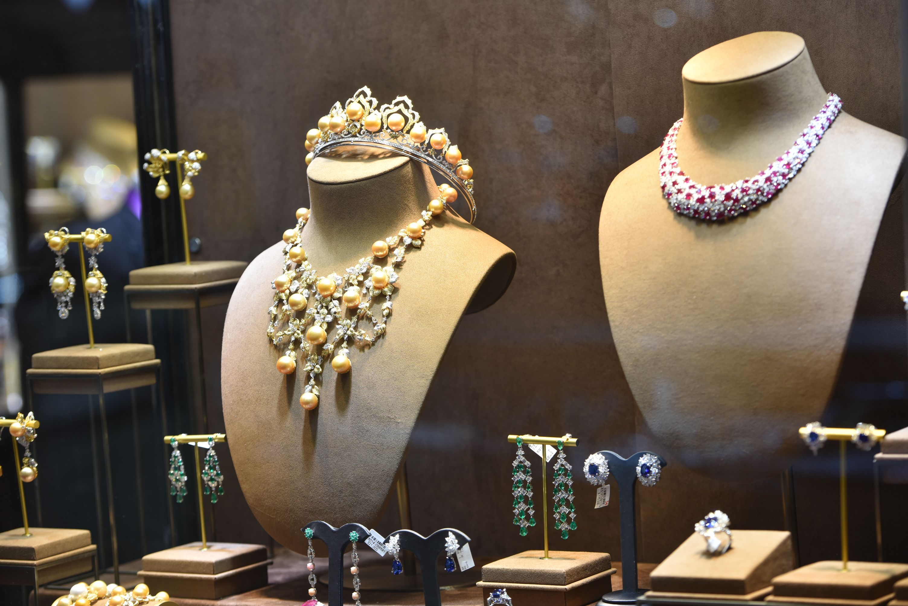 A Glimpse Into Hong Kong’s Jewelry Landscape A Vibrant Hub Of Luxury And Tradition Precision