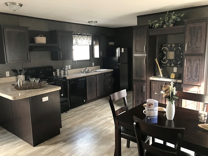 Image Gallery for 16663X Sandalwood XL by Fleetwood Homes — Exit 107