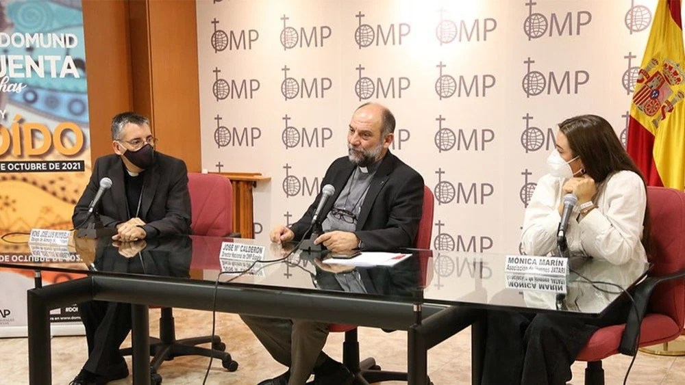 Mons.Jose Luis, P. José María y Monica Marín