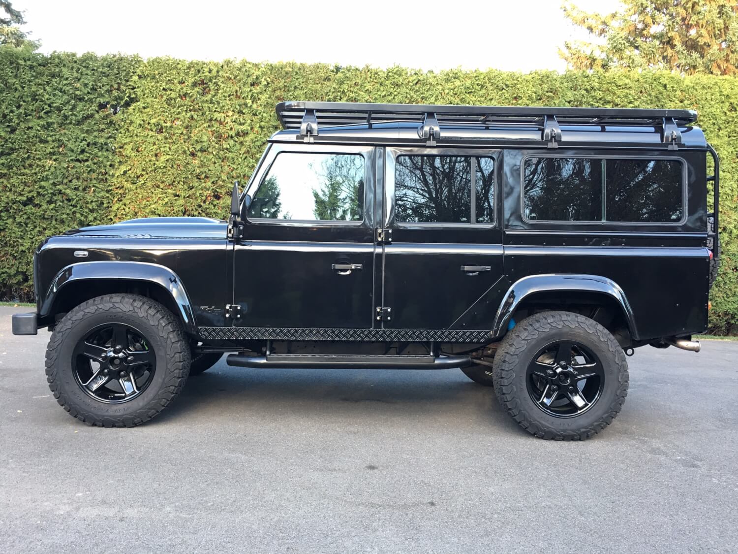 2295 Land Rover Defender 110 TD5 Exotic SUV