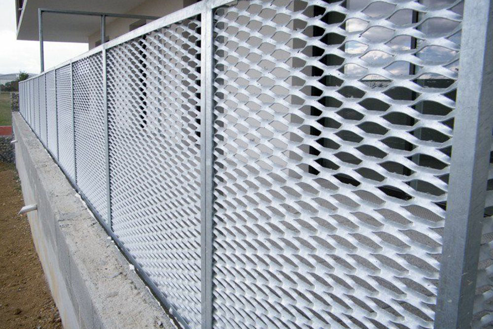 Pendiente grua Artístico expanded metal grill Parlamento apoyo Desempacando