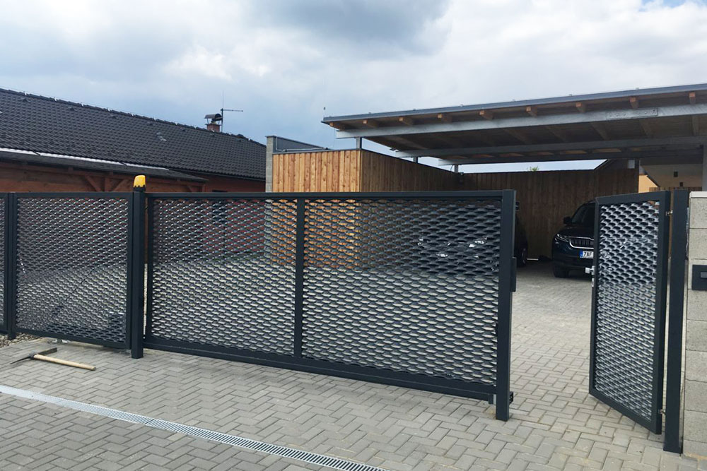 Pendiente grua Artístico expanded metal grill Parlamento apoyo Desempacando