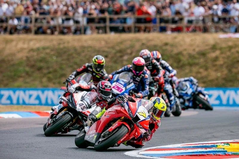 Campeonato Británico de Superbikes ZYN, Thruxton, resultado de la carrera 2: