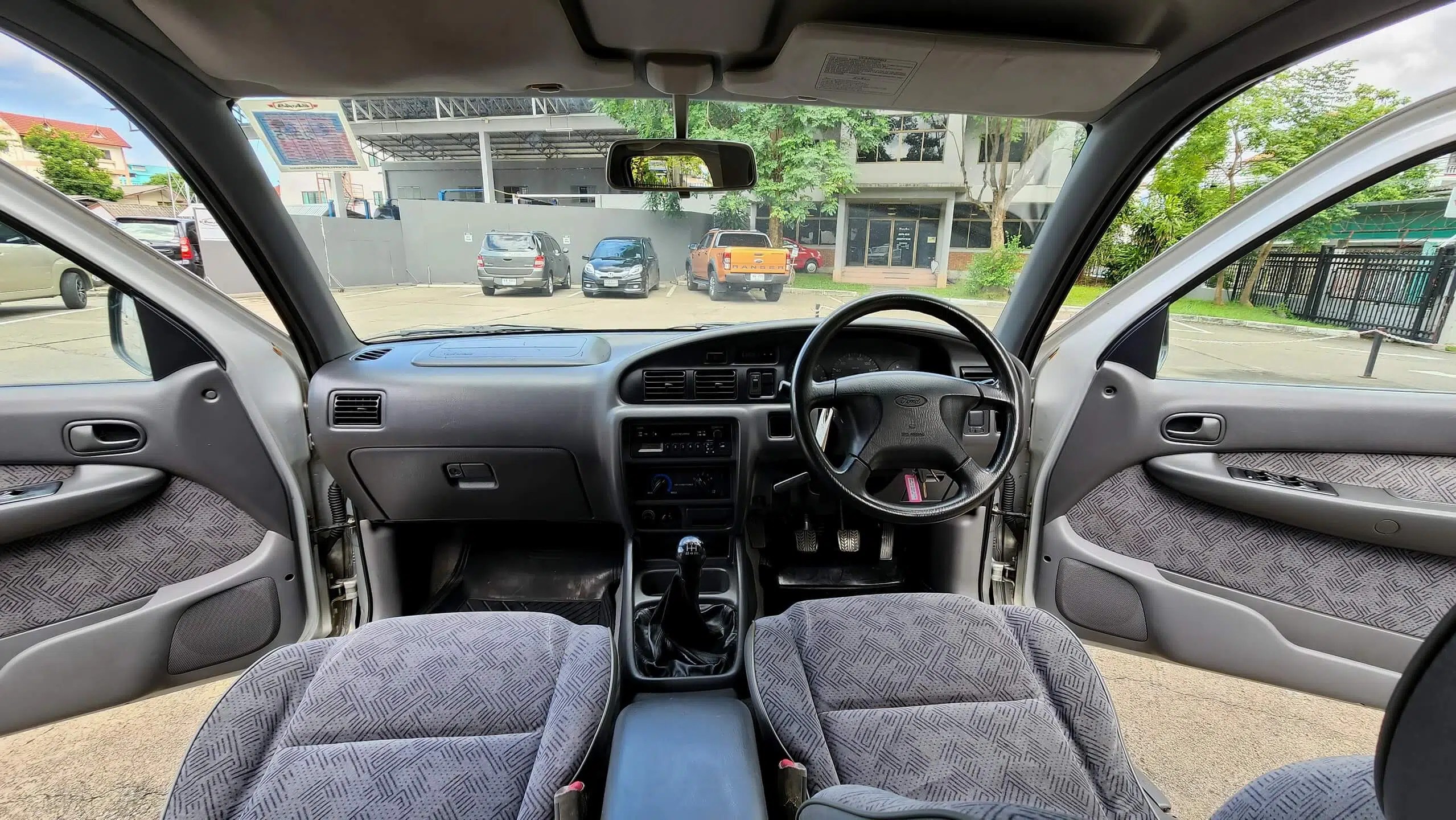 2001(MY 01) Ford Ranger 2.5 XL M/T Expat Auto Co., Ltd.