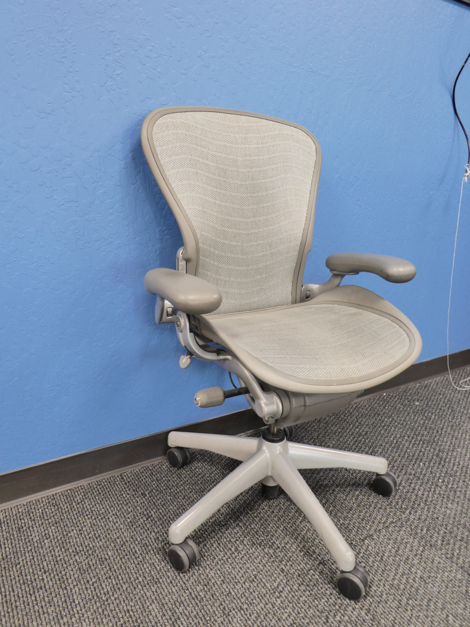 Herman Miller, Aeron task chair Mineral, Silver Size “B” Solutions