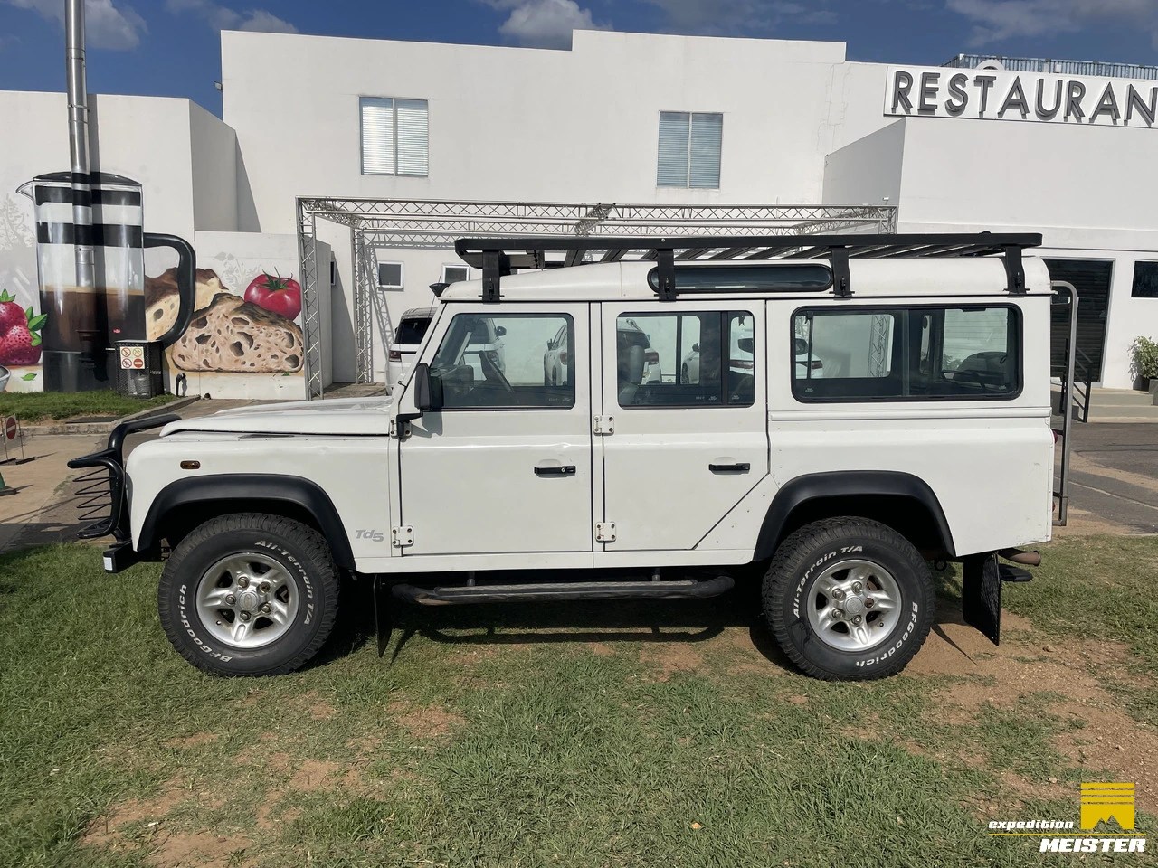 Land Rover Defender 110 Td5 > For sale > South Africa