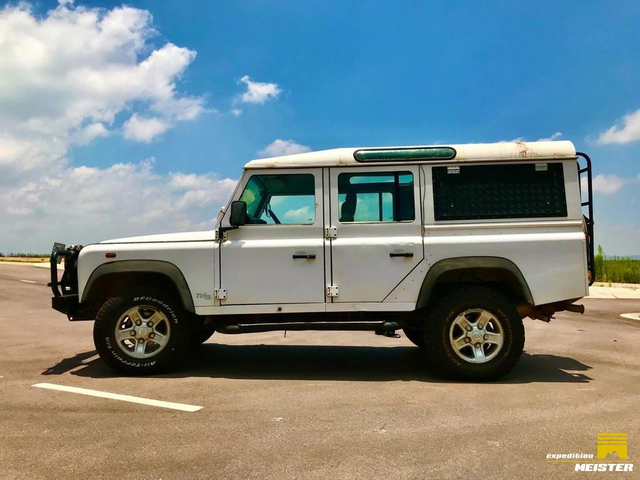 Land Rover Defender Td5 > For sale > South Africa