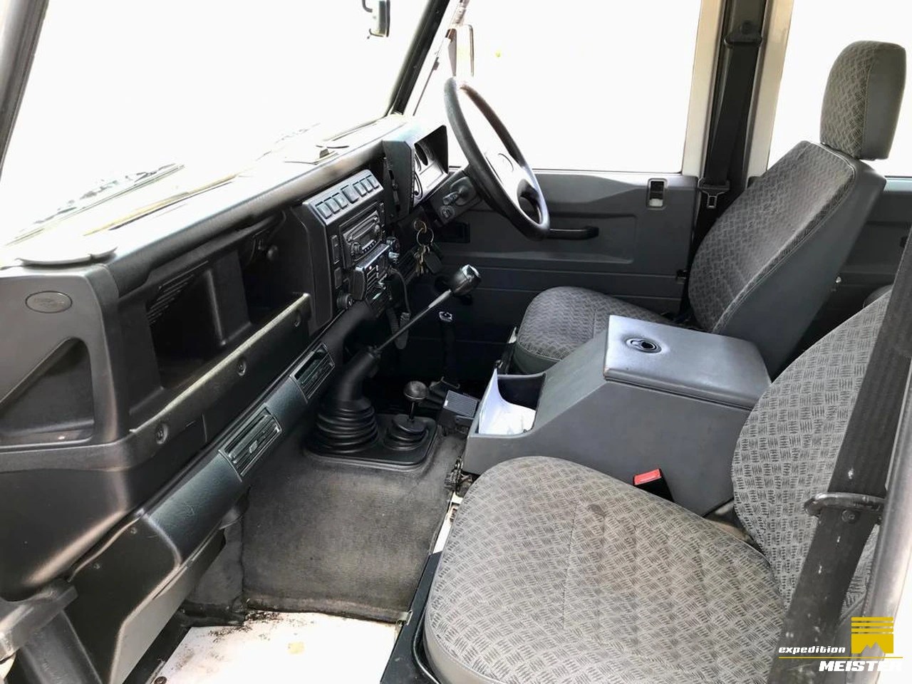Land Rover Defender Td5 > For sale > South Africa