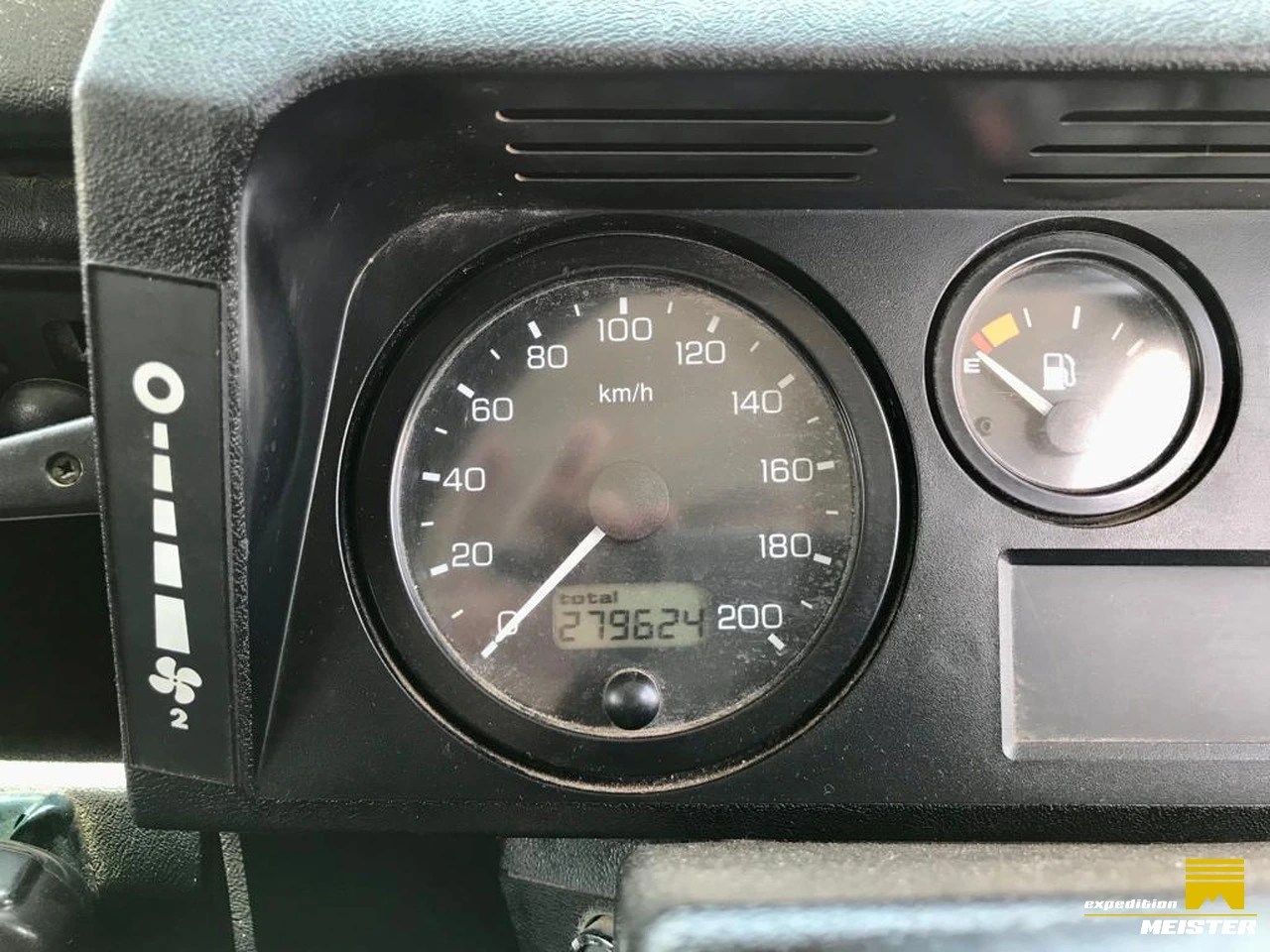 Land Rover Defender Td5 > For sale > South Africa