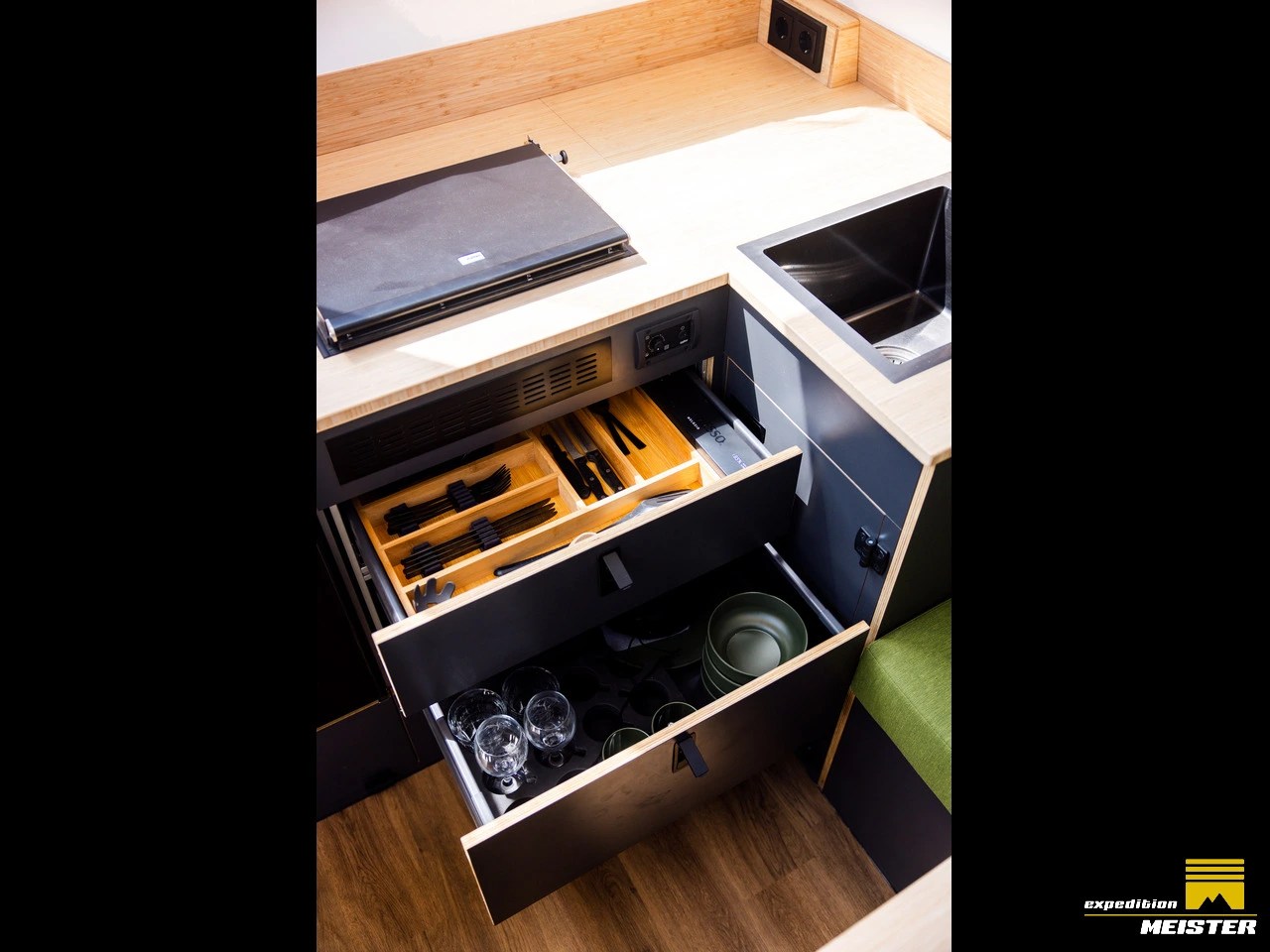 Dutch Overland Toyota Hilux > For sale > Netherlands