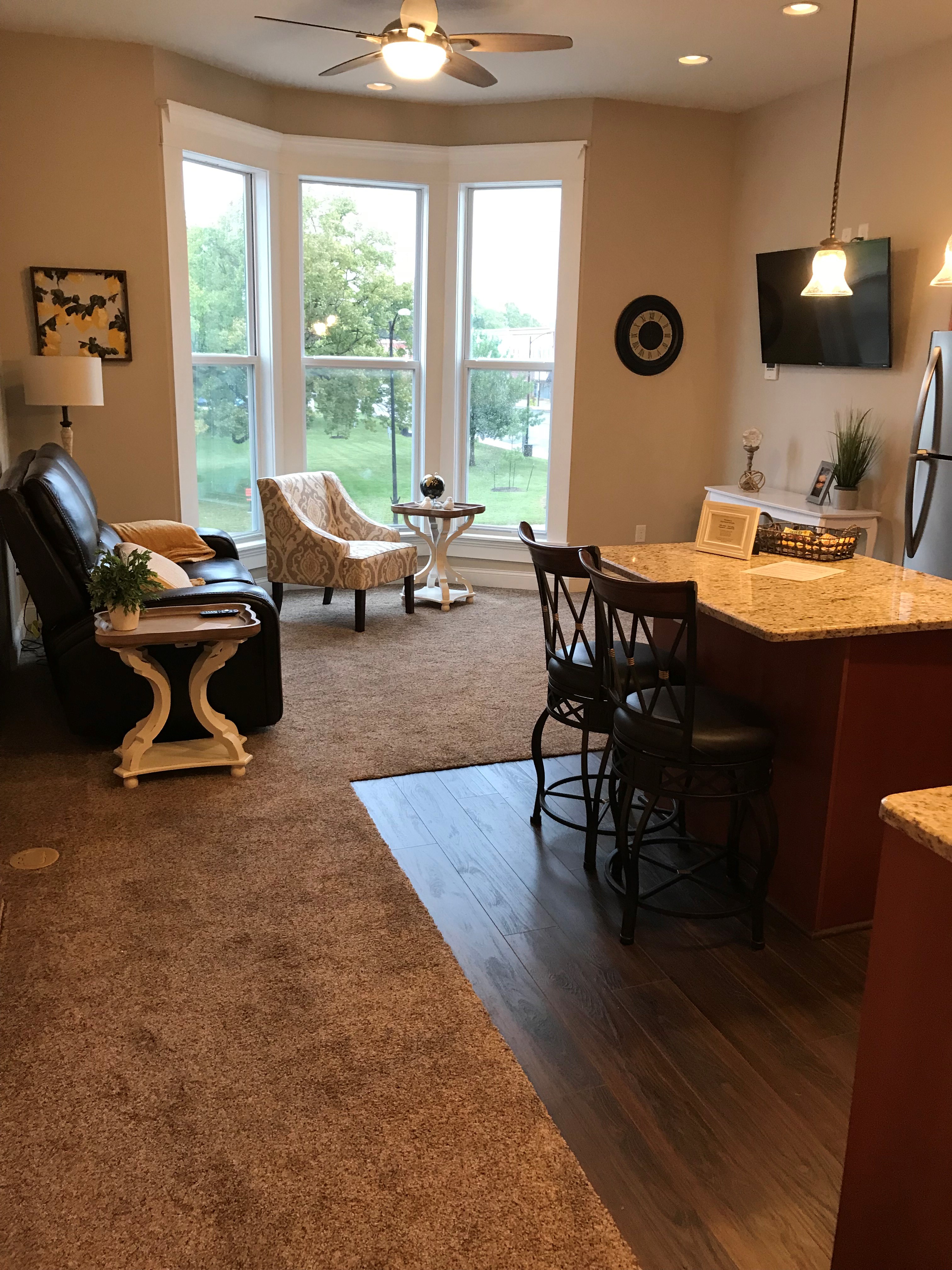 Henderson Suite Captivating History, Stay Experience