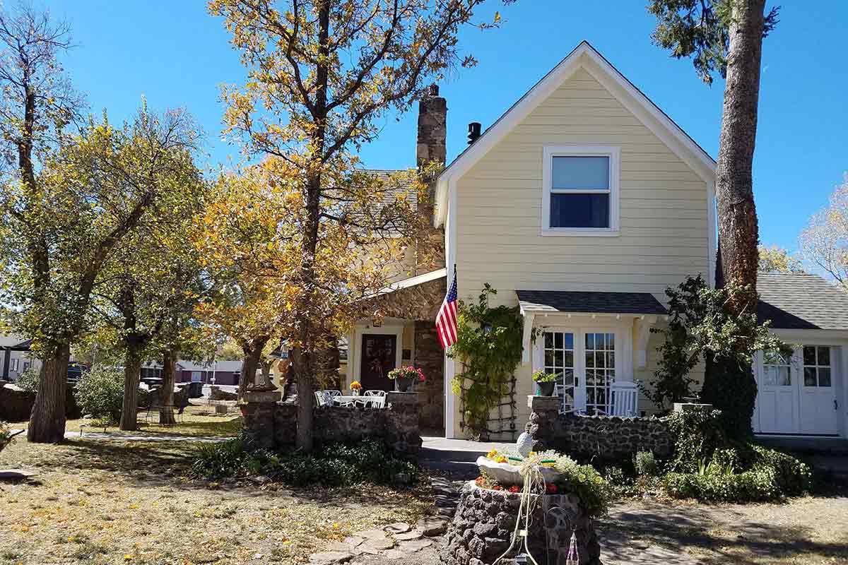 The Historic Yellow House Rentals in Williams Arizona