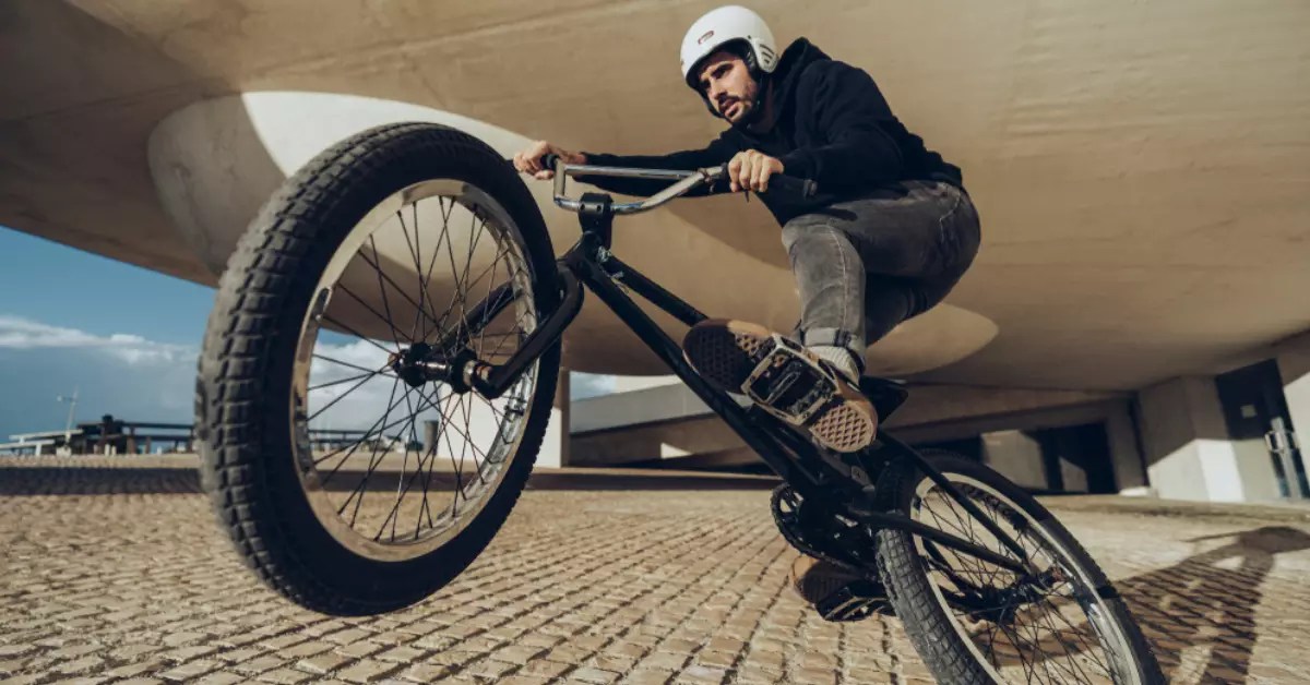 How to Ride a Wheelie on a Mountain Bike Tips For Beginners