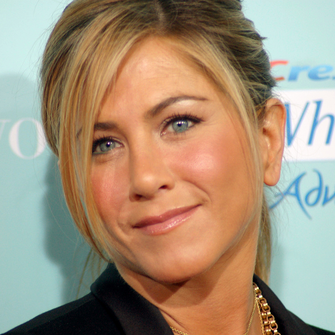 What Perfume Does Jennifer Aniston Wear? Expert Perfume Advice