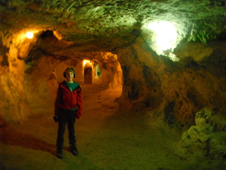 We explore the deepest underground city in the world Exploramum