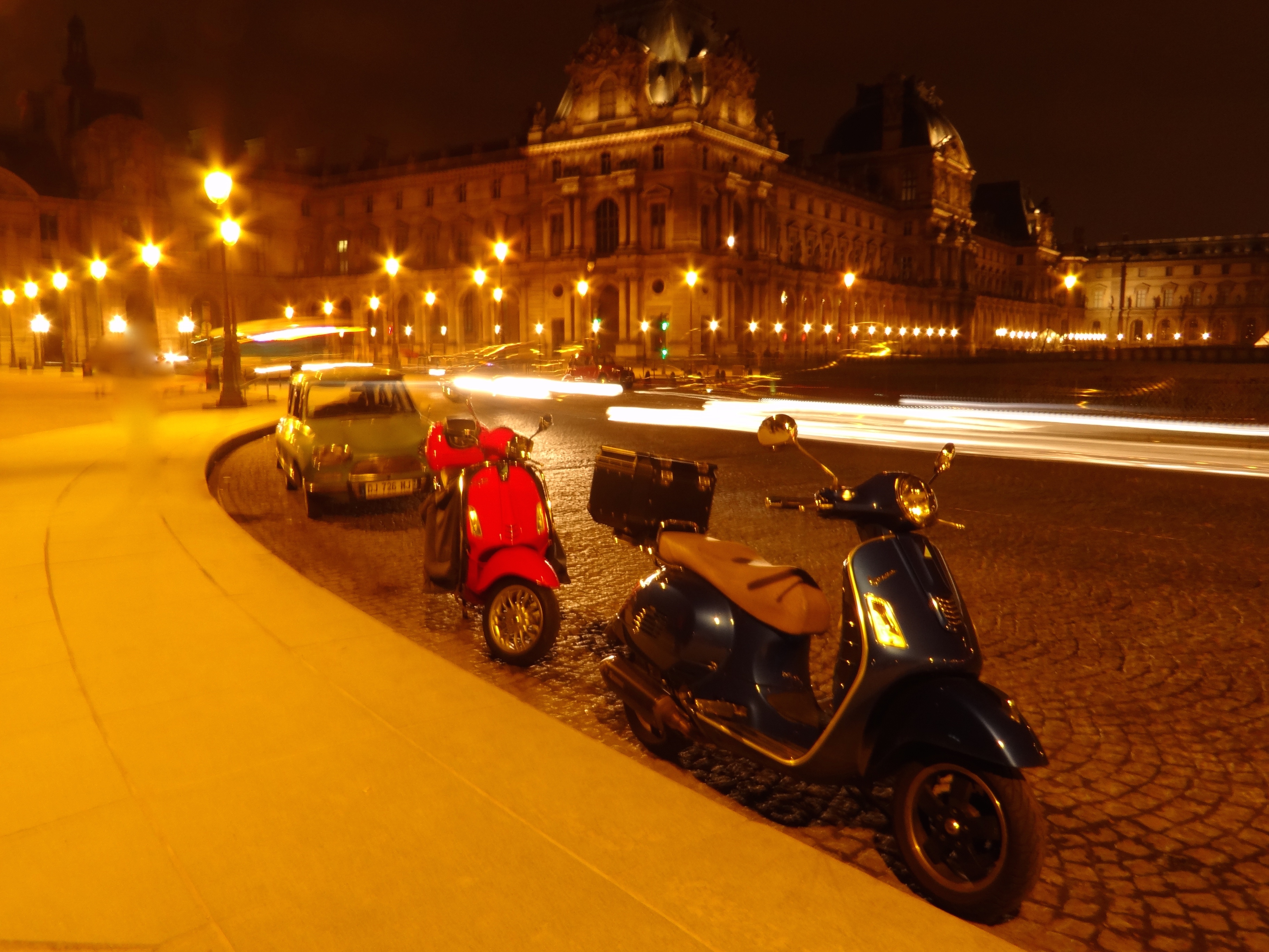 Best Way To Explore And See Paris Is By Vespa Tour Exploramum