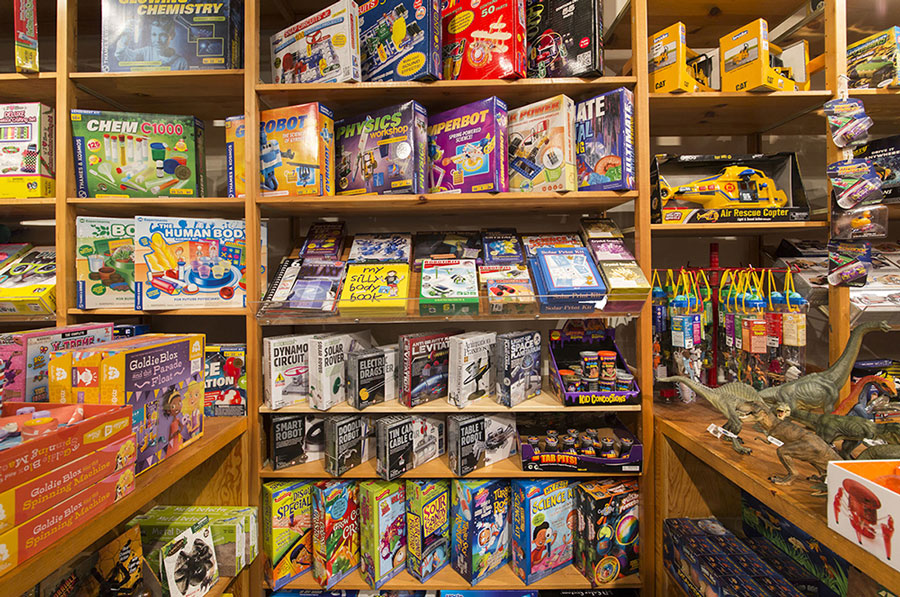 Don't Miss The Top Rated Arcades and Game Stores Oak Park & the Near