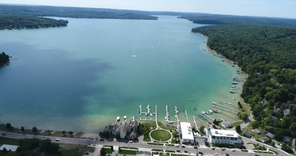 Walloon Lake Explore 131 North