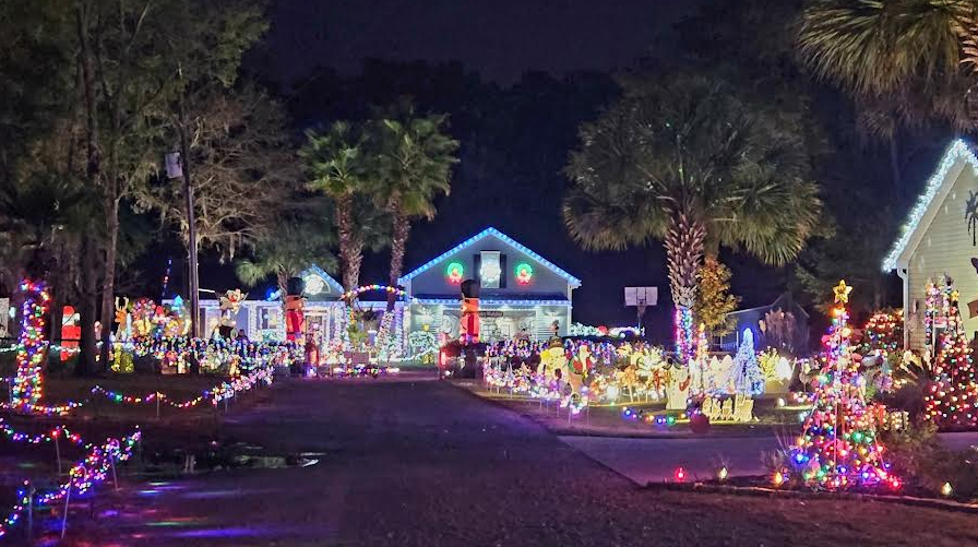 Magical Lady's Island Christmas light display dazzles visitors