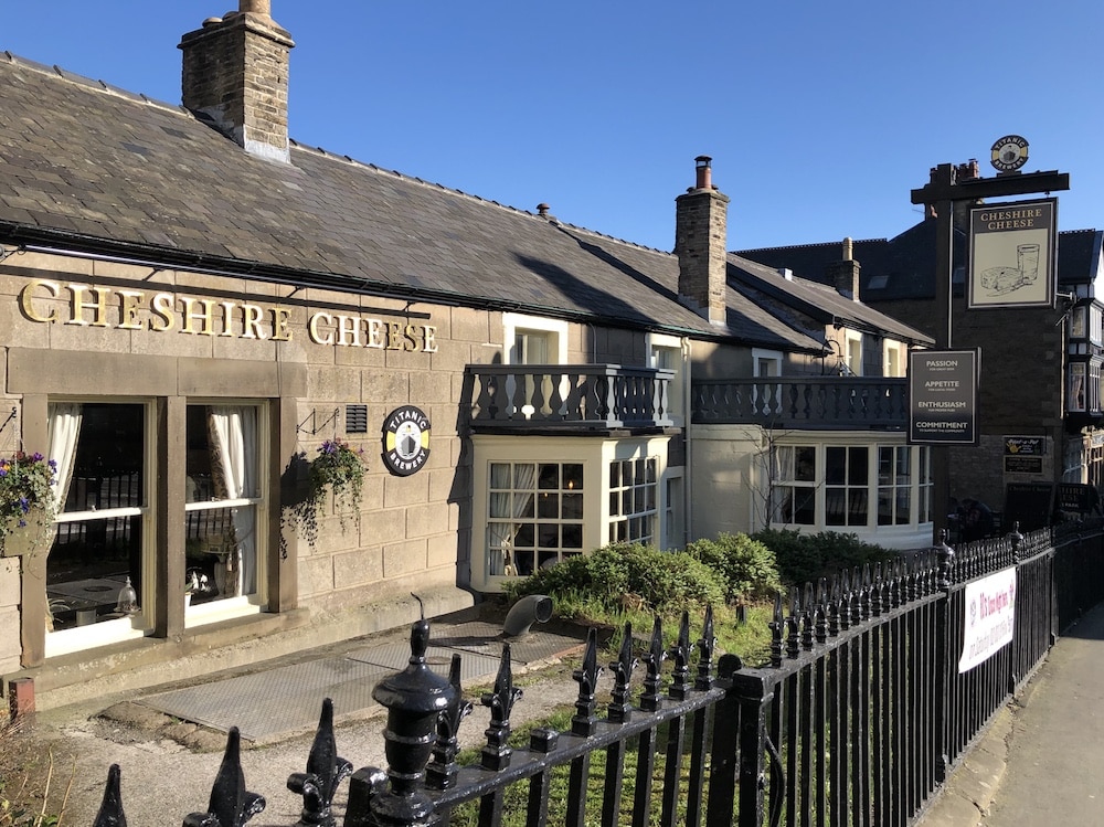 The Cheshire Cheese in Buxton traditional pub serving Titanic ales & food