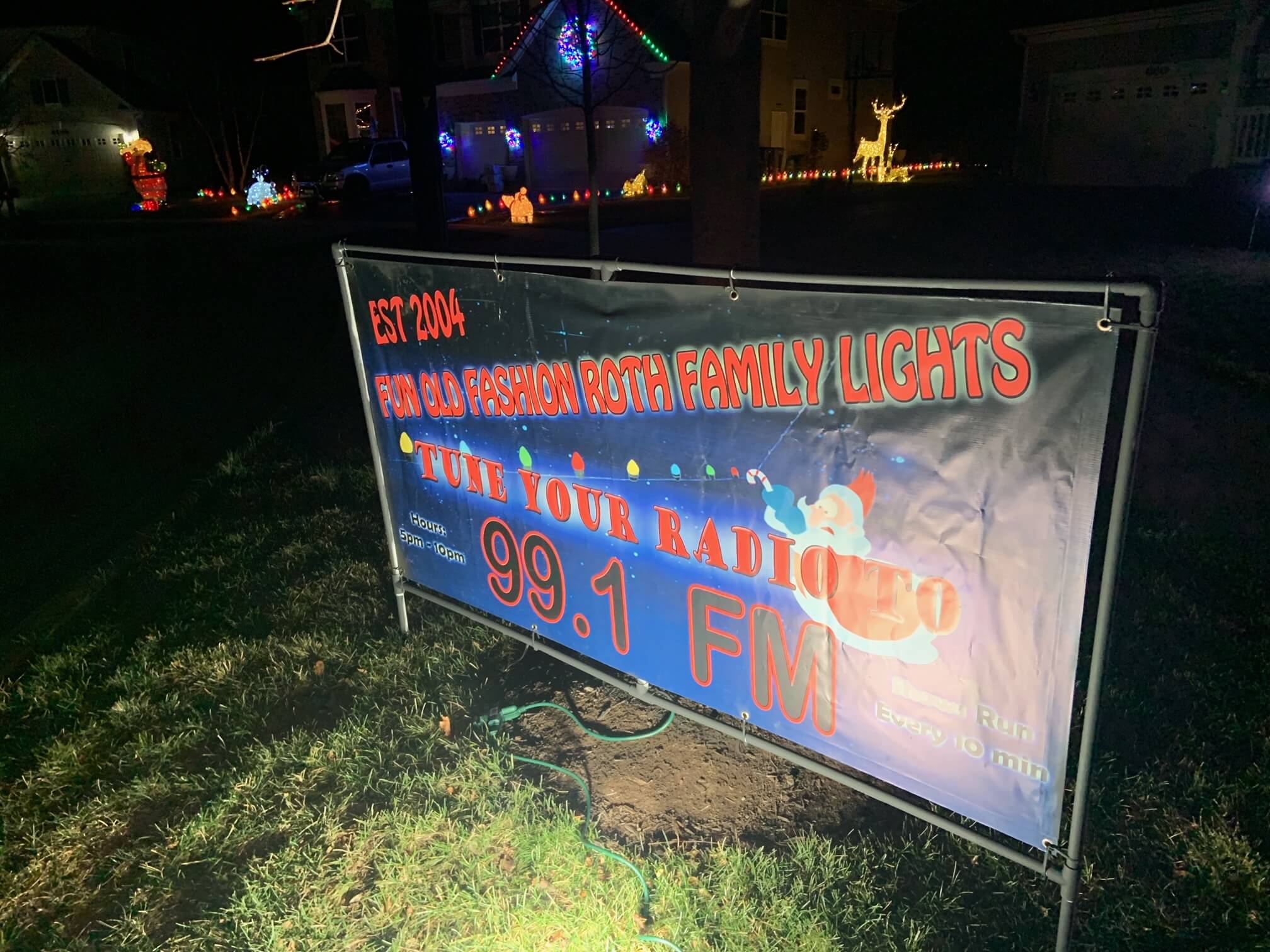 Explore Elgin Area's Lights Scavenger Hunt! Explore Elgin Area