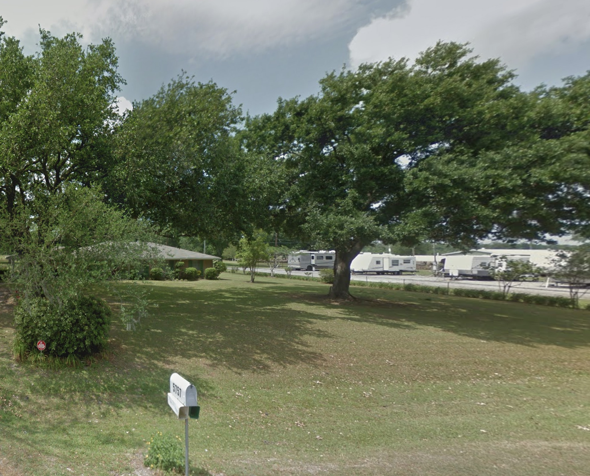 Paris’ Camper and RV Explore Houma